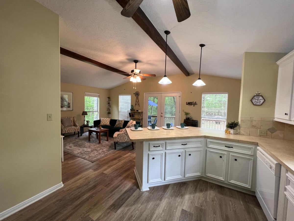 2 Bdrm Treehouse Hideout- Lake Conroe With Boat Ramp Montgomery Exterior photo