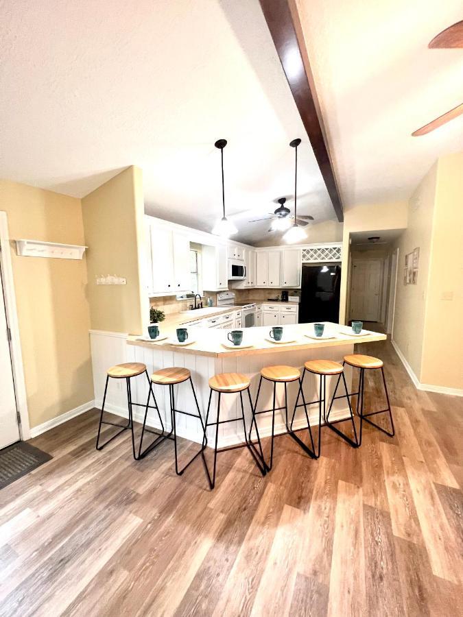 2 Bdrm Treehouse Hideout- Lake Conroe With Boat Ramp Montgomery Exterior photo